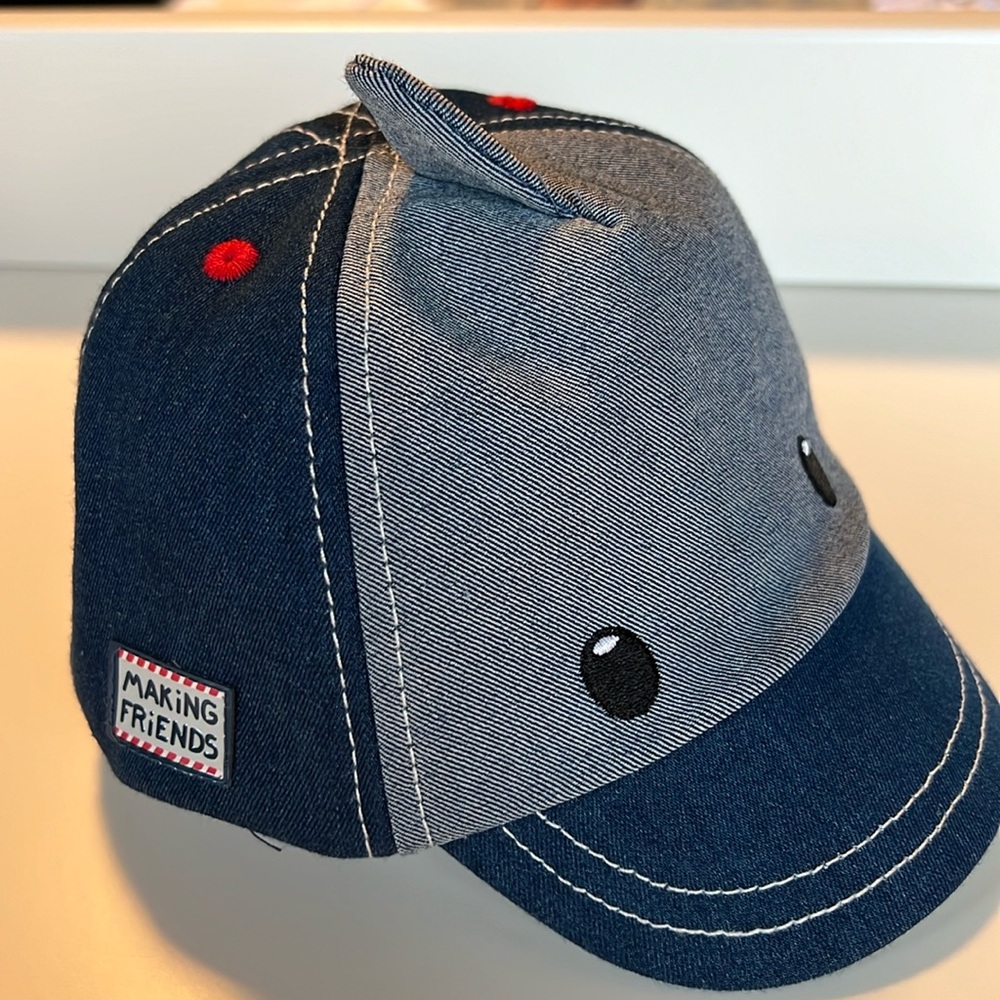 Like New Mayoral Baby Hat 🦈 🚭